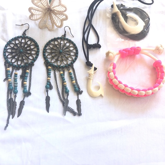 FUN -n- BUNDLE ✨7 items - Picture 2 of 7